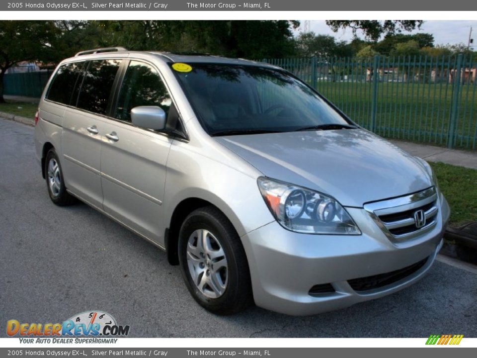 2005 Honda Odyssey EX-L Silver Pearl Metallic / Gray Photo #18