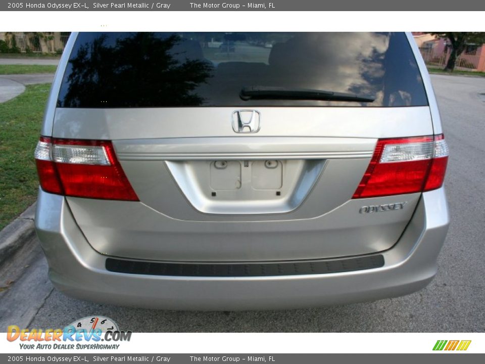 2005 Honda Odyssey EX-L Silver Pearl Metallic / Gray Photo #22