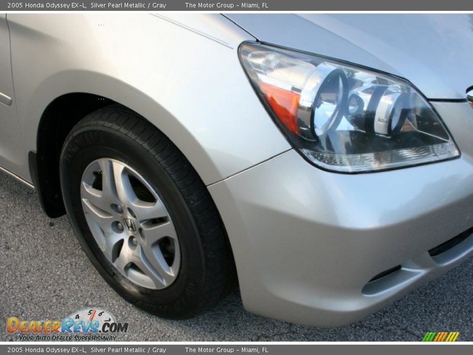 2005 Honda Odyssey EX-L Silver Pearl Metallic / Gray Photo #23