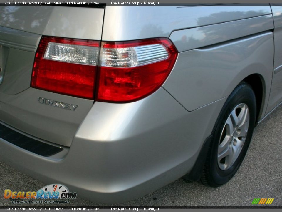 2005 Honda Odyssey EX-L Silver Pearl Metallic / Gray Photo #26