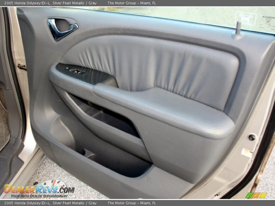 2005 Honda Odyssey EX-L Silver Pearl Metallic / Gray Photo #34