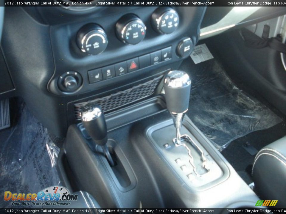 2012 Jeep Wrangler Call of Duty: MW3 Edition 4x4 Shifter Photo #22