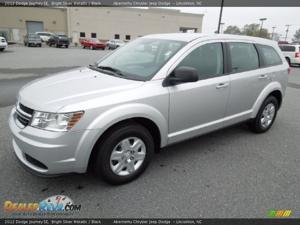 Front 3/4 View of 2012 Dodge Journey SE Photo #1