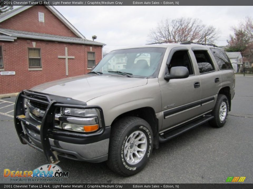 2001 Chevrolet Tahoe LS 4x4 Light Pewter Metallic / Graphite/Medium Gray Photo #2