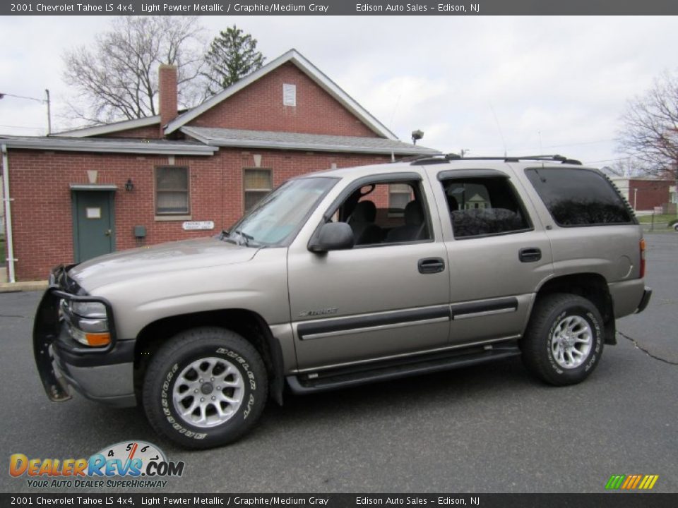 2001 Chevrolet Tahoe LS 4x4 Light Pewter Metallic / Graphite/Medium Gray Photo #3