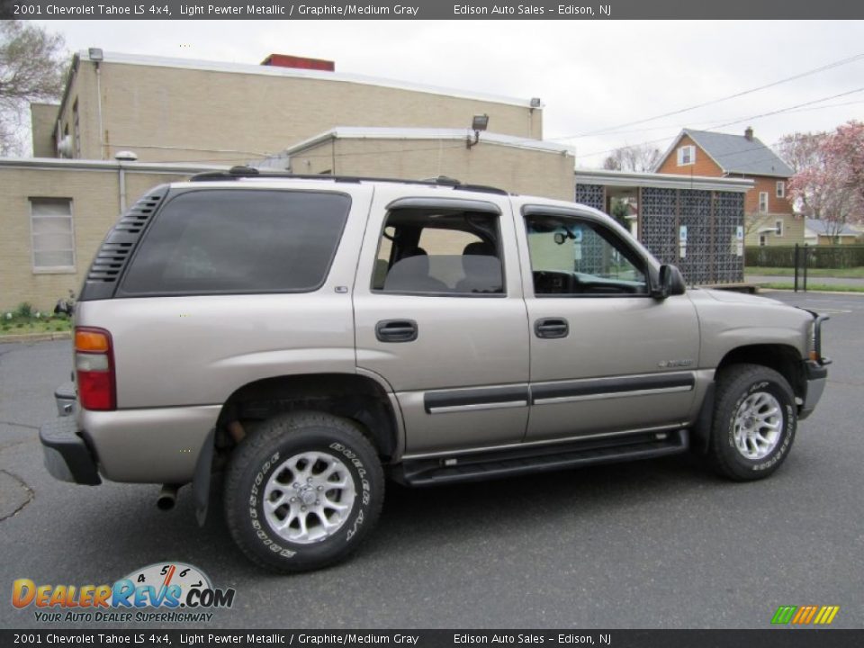 2001 Chevrolet Tahoe LS 4x4 Light Pewter Metallic / Graphite/Medium Gray Photo #8