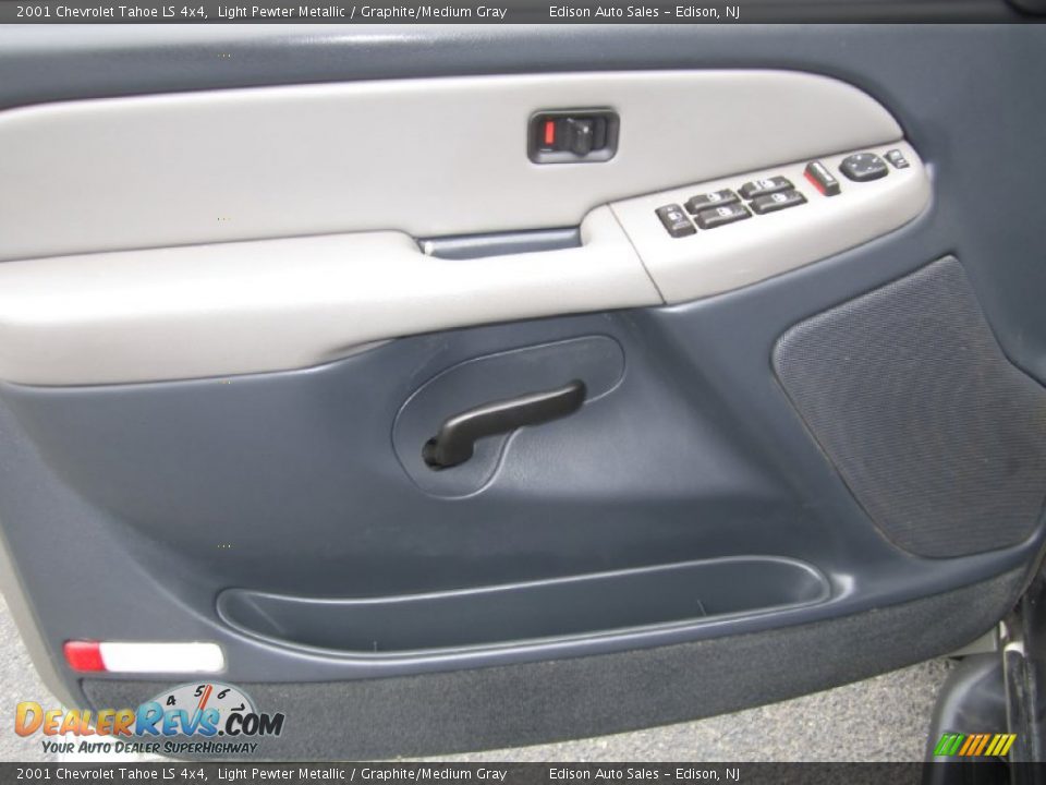 2001 Chevrolet Tahoe LS 4x4 Light Pewter Metallic / Graphite/Medium Gray Photo #27