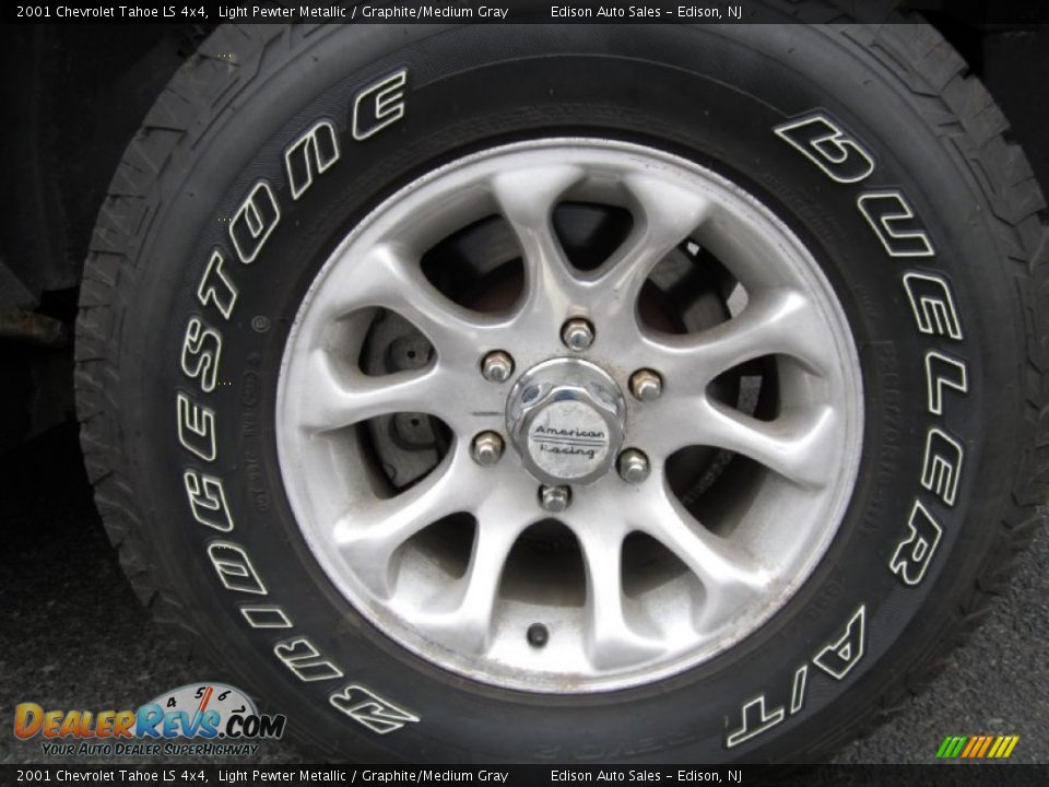 2001 Chevrolet Tahoe LS 4x4 Light Pewter Metallic / Graphite/Medium Gray Photo #29