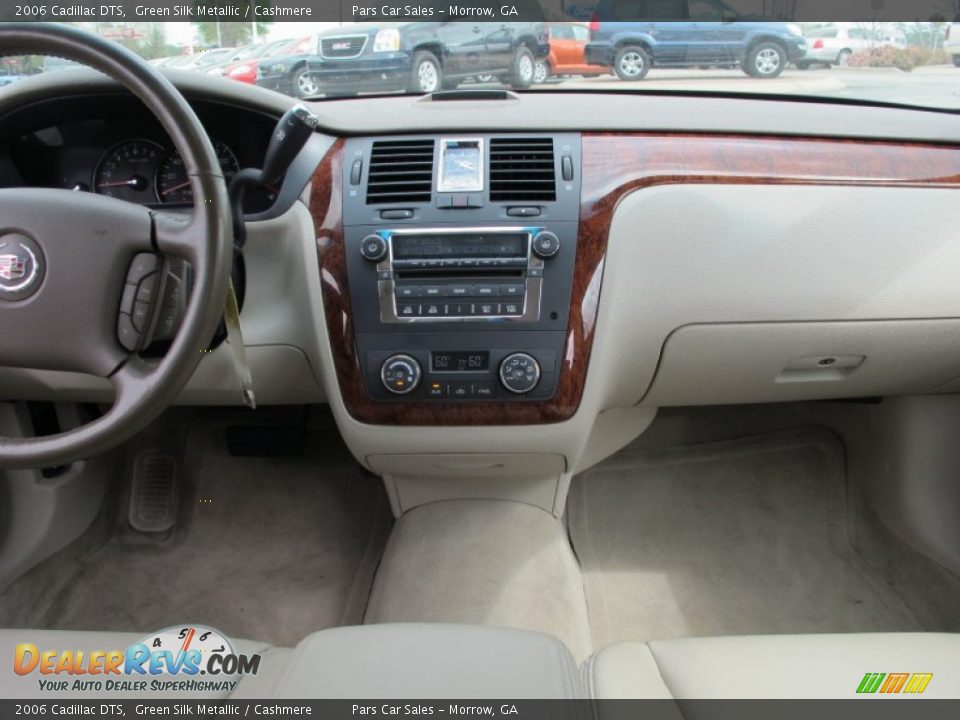 Dashboard of 2006 Cadillac DTS  Photo #12