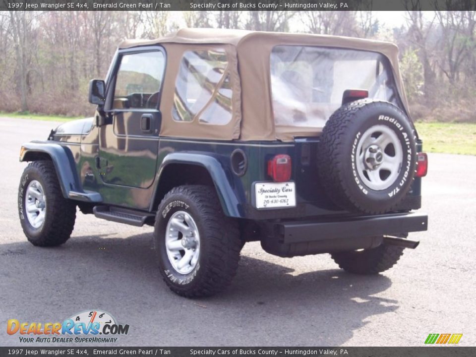 1997 Jeep Wrangler SE 4x4 Emerald Green Pearl / Tan Photo #17