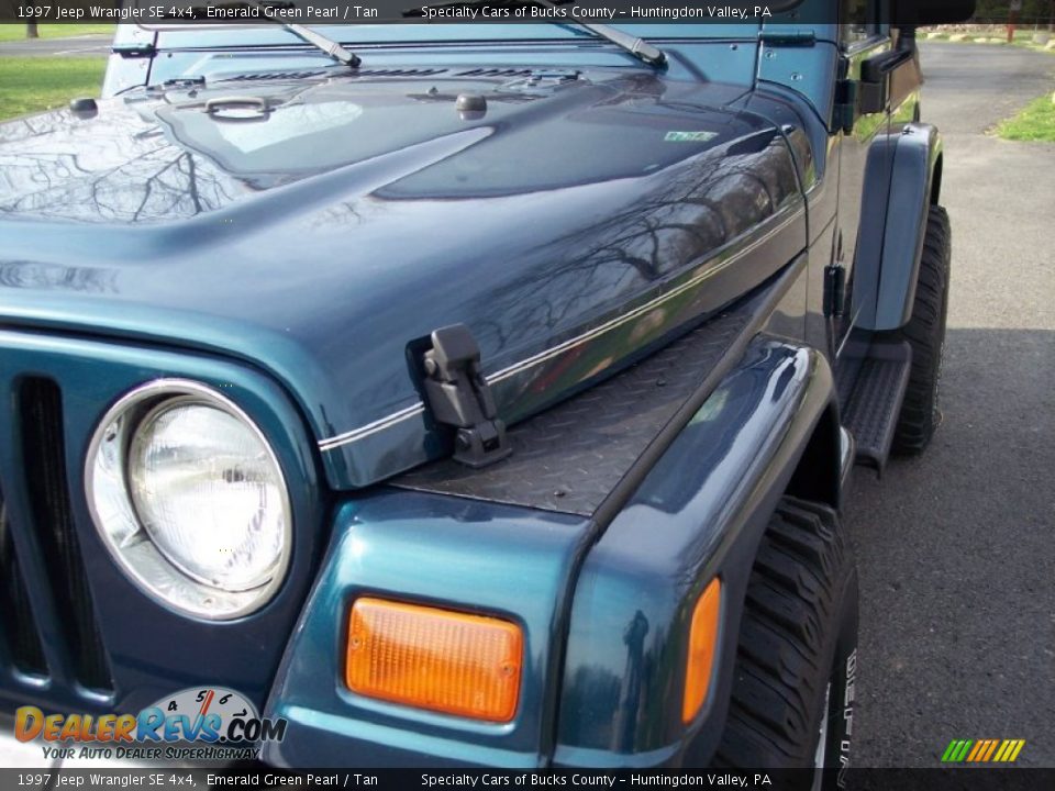 1997 Jeep Wrangler SE 4x4 Emerald Green Pearl / Tan Photo #19