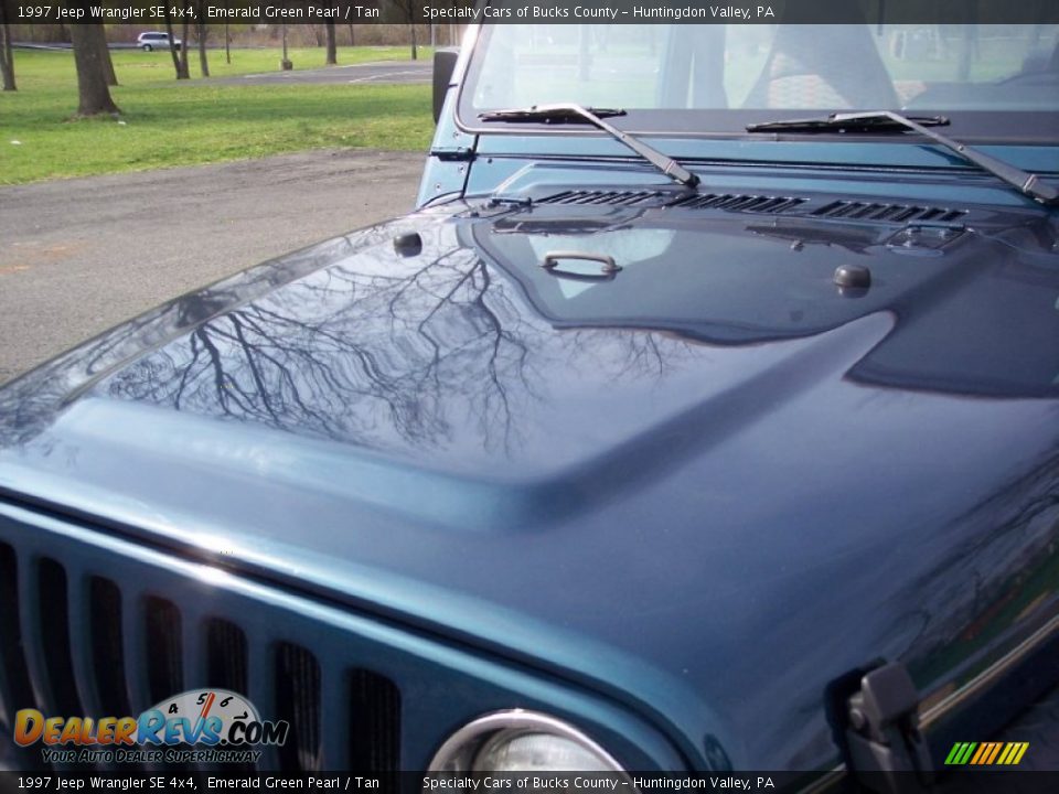 1997 Jeep Wrangler SE 4x4 Emerald Green Pearl / Tan Photo #20
