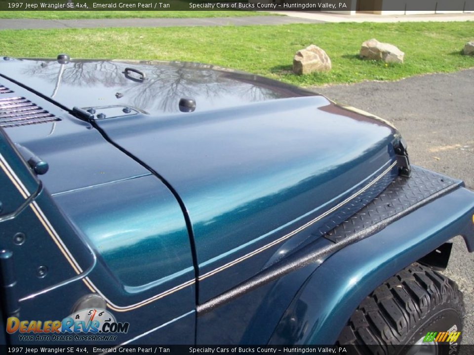 1997 Jeep Wrangler SE 4x4 Emerald Green Pearl / Tan Photo #22
