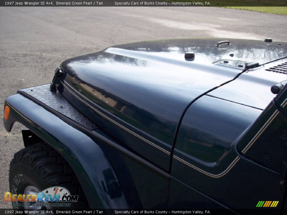1997 Jeep Wrangler SE 4x4 Emerald Green Pearl / Tan Photo #23