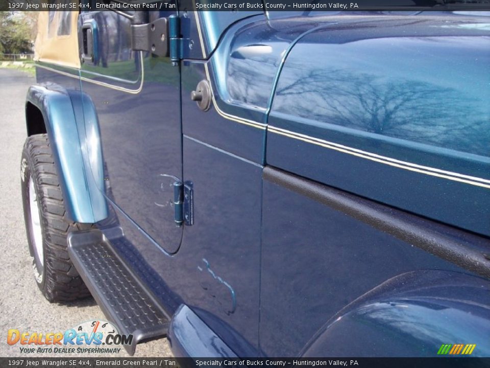 1997 Jeep Wrangler SE 4x4 Emerald Green Pearl / Tan Photo #25