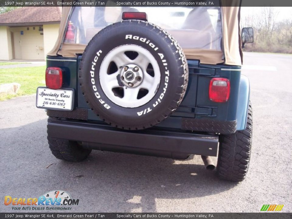 1997 Jeep Wrangler SE 4x4 Emerald Green Pearl / Tan Photo #30
