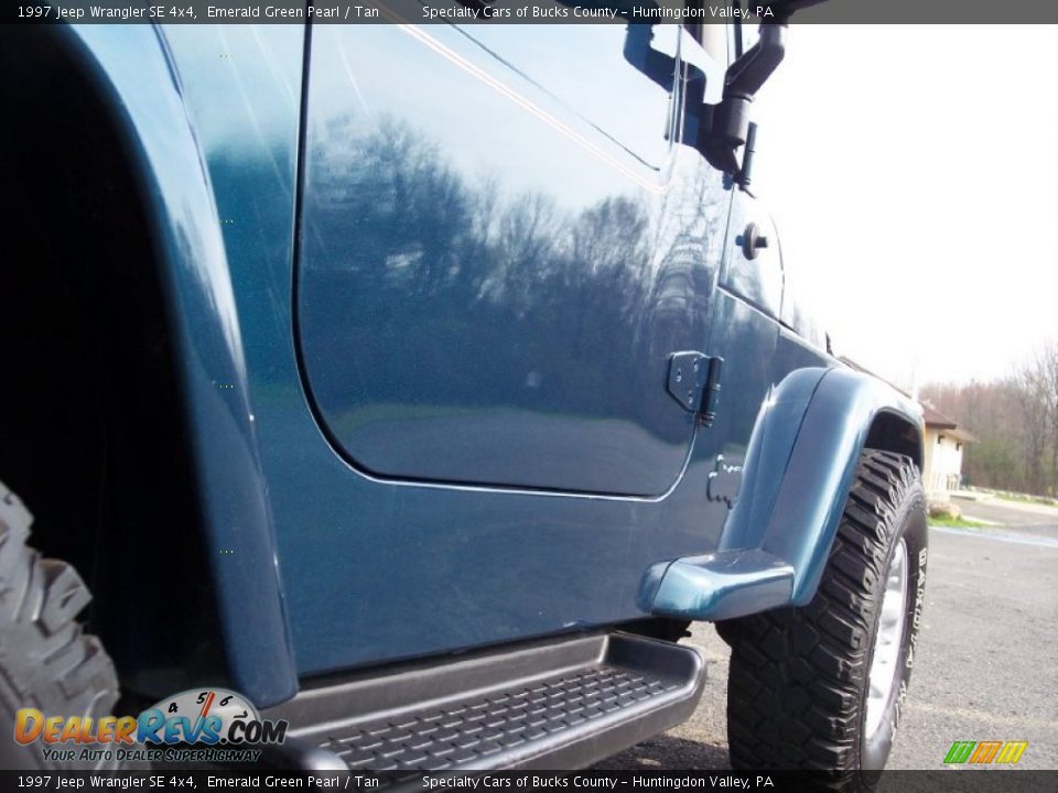 1997 Jeep Wrangler SE 4x4 Emerald Green Pearl / Tan Photo #31