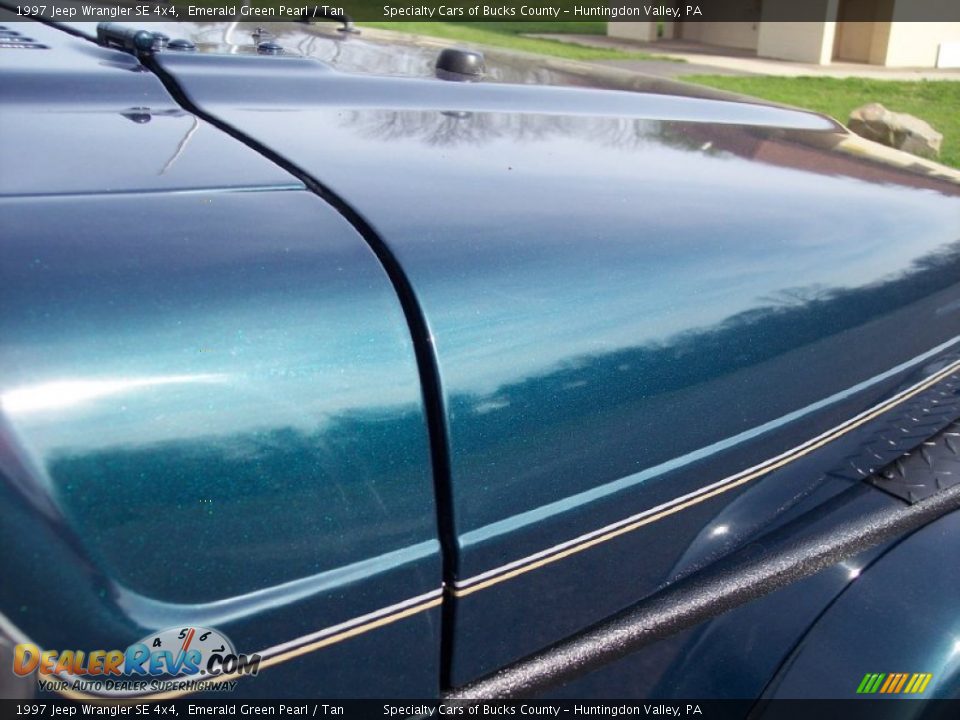 1997 Jeep Wrangler SE 4x4 Emerald Green Pearl / Tan Photo #35
