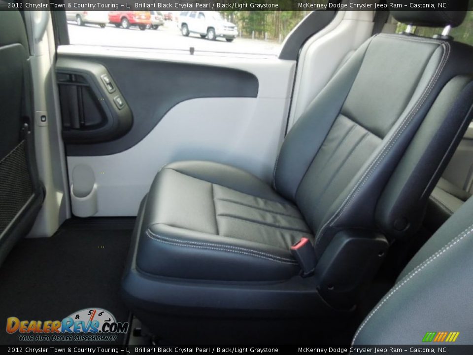 2012 Chrysler Town & Country Touring - L Brilliant Black Crystal Pearl / Black/Light Graystone Photo #16