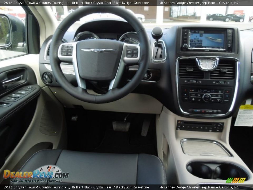 2012 Chrysler Town & Country Touring - L Brilliant Black Crystal Pearl / Black/Light Graystone Photo #18