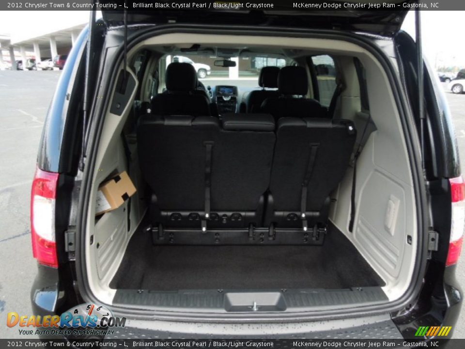 2012 Chrysler Town & Country Touring - L Brilliant Black Crystal Pearl / Black/Light Graystone Photo #21