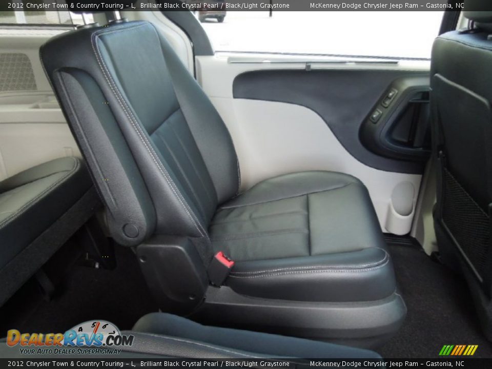 2012 Chrysler Town & Country Touring - L Brilliant Black Crystal Pearl / Black/Light Graystone Photo #23