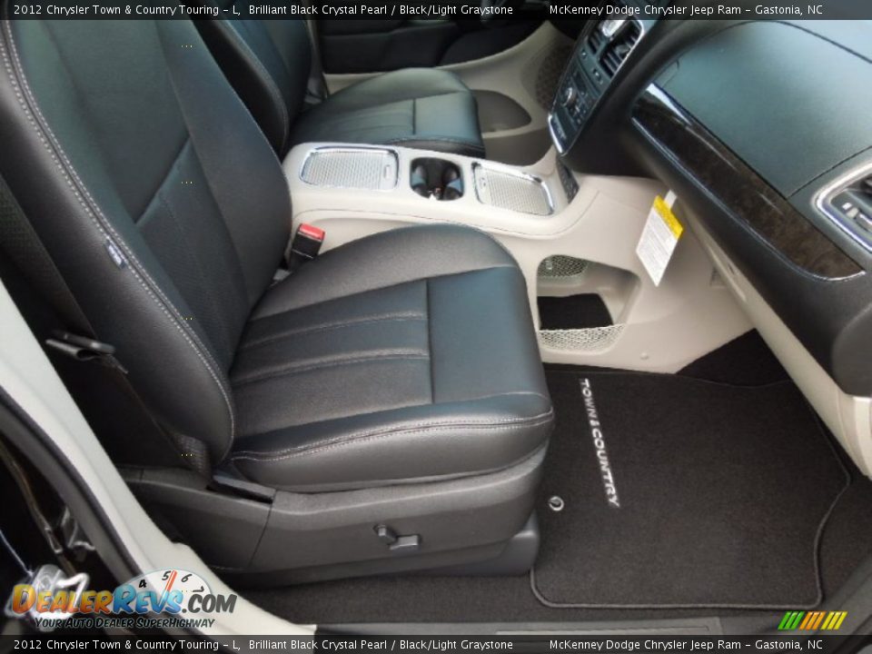 2012 Chrysler Town & Country Touring - L Brilliant Black Crystal Pearl / Black/Light Graystone Photo #24