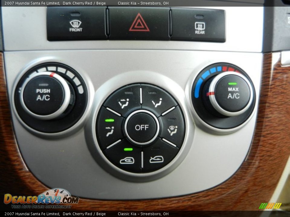 Controls of 2007 Hyundai Santa Fe Limited Photo #18