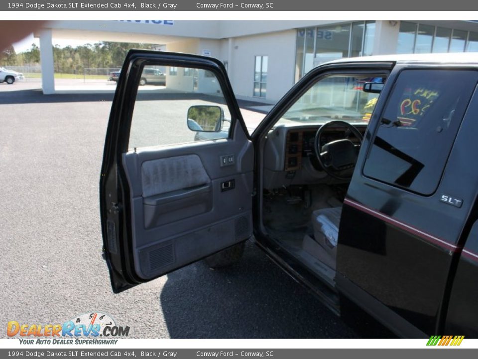 1994 Dodge Dakota SLT Extended Cab 4x4 Black / Gray Photo #13