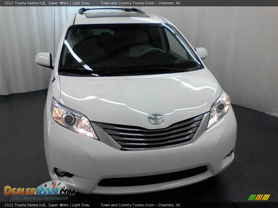 2012 Toyota Sienna XLE Super White / Light Gray Photo #2