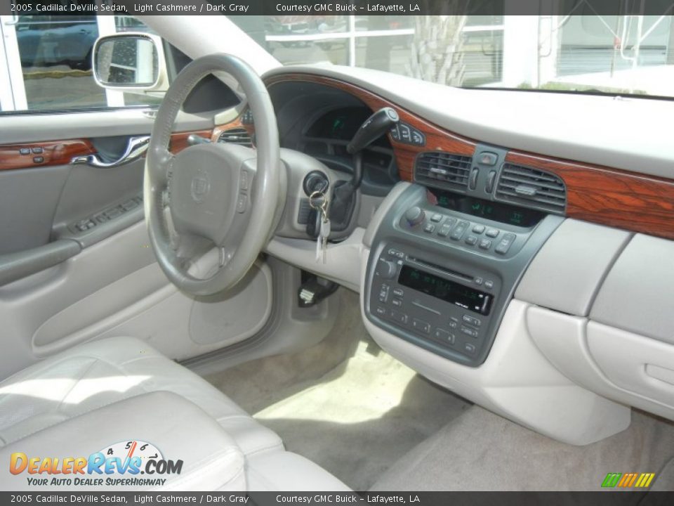 2005 Cadillac DeVille Sedan Light Cashmere / Dark Gray Photo #6