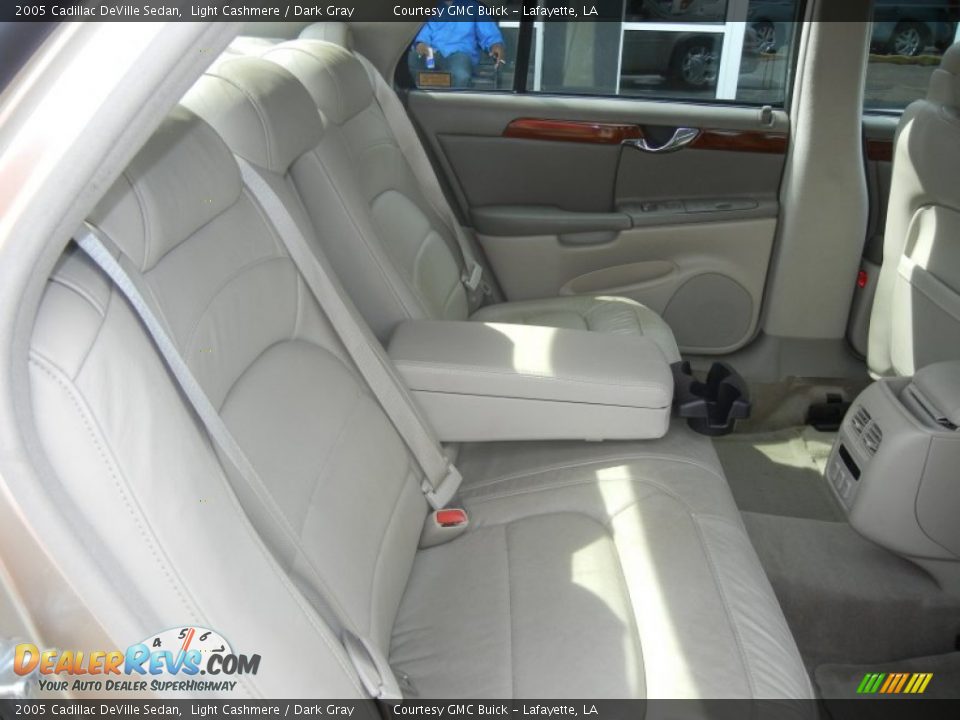 2005 Cadillac DeVille Sedan Light Cashmere / Dark Gray Photo #8