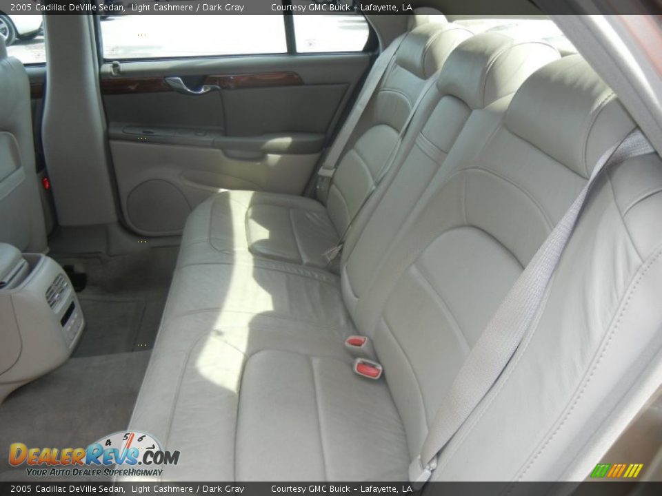 2005 Cadillac DeVille Sedan Light Cashmere / Dark Gray Photo #12