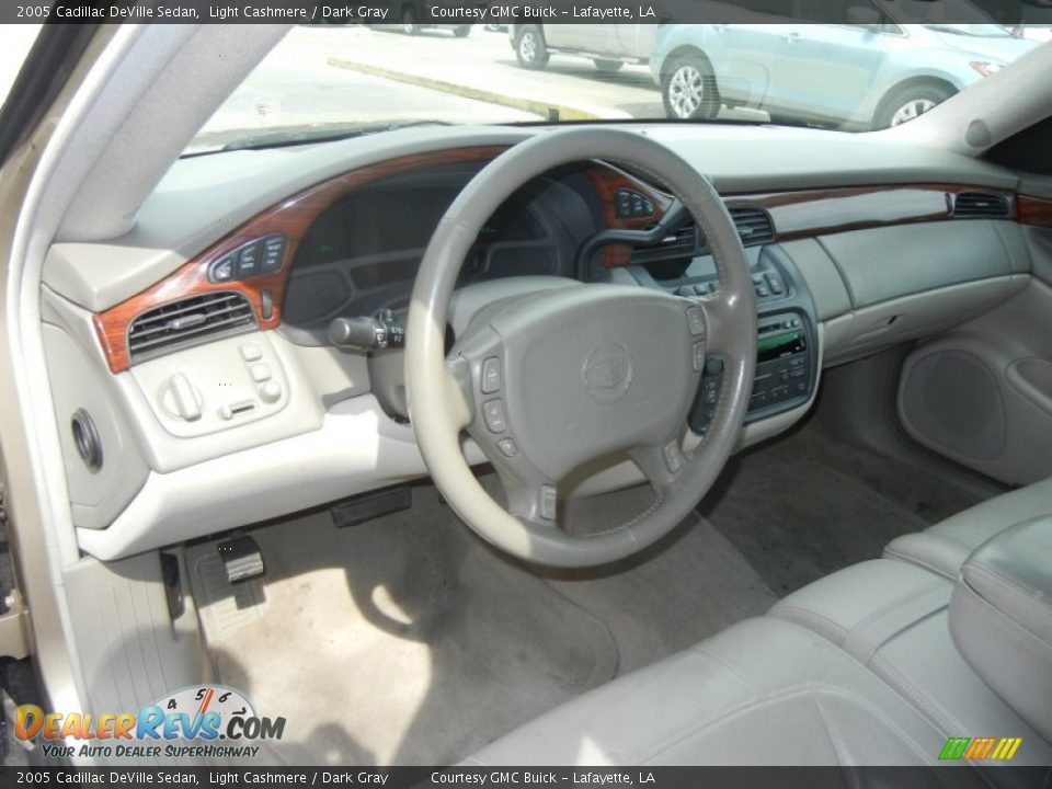 2005 Cadillac DeVille Sedan Light Cashmere / Dark Gray Photo #14