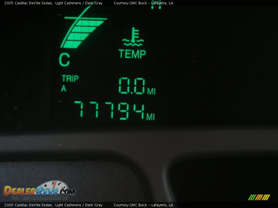 2005 Cadillac DeVille Sedan Light Cashmere / Dark Gray Photo #18