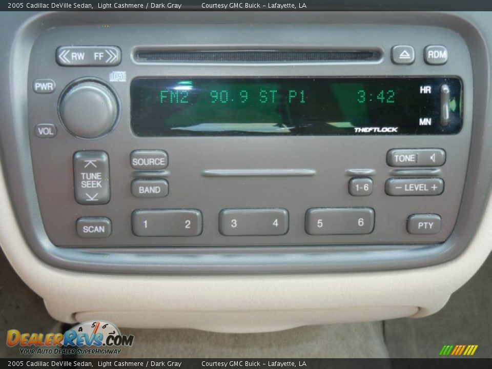 2005 Cadillac DeVille Sedan Light Cashmere / Dark Gray Photo #21