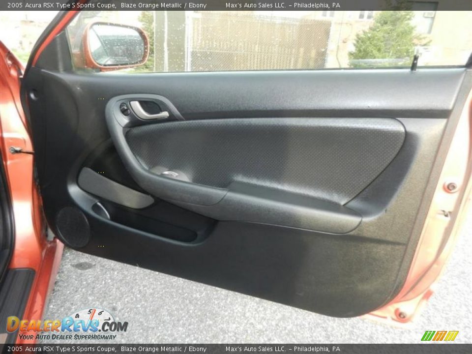 Door Panel of 2005 Acura RSX Type S Sports Coupe Photo #15