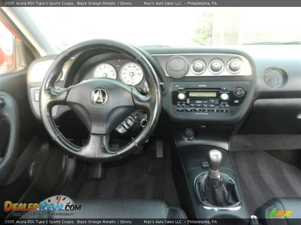 Dashboard of 2005 Acura RSX Type S Sports Coupe Photo #20