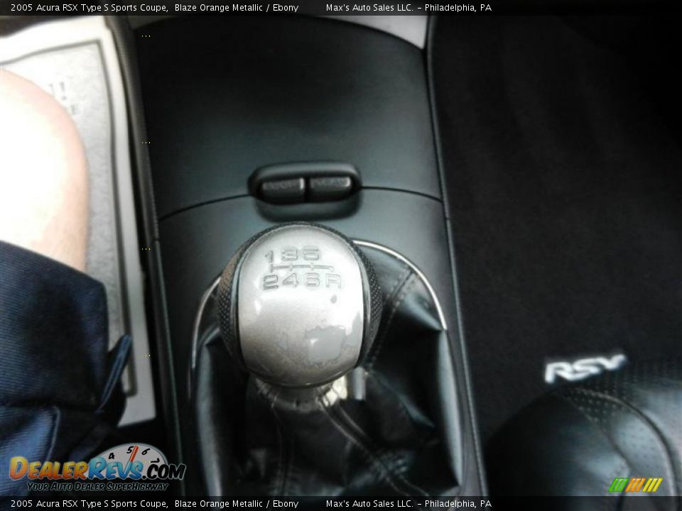 2005 Acura RSX Type S Sports Coupe Shifter Photo #23