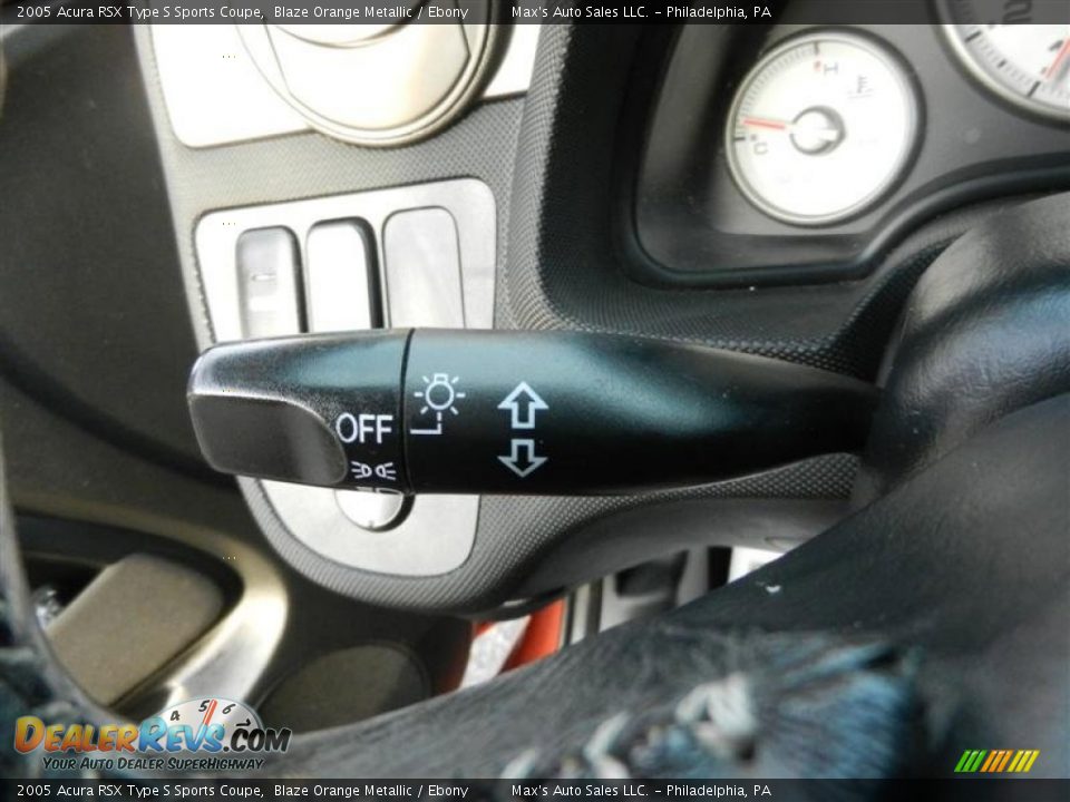 Controls of 2005 Acura RSX Type S Sports Coupe Photo #27