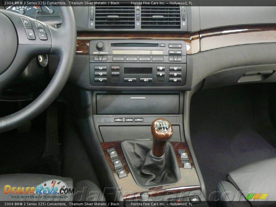 2004 BMW 3 Series 325i Convertible Titanium Silver Metallic / Black Photo #18