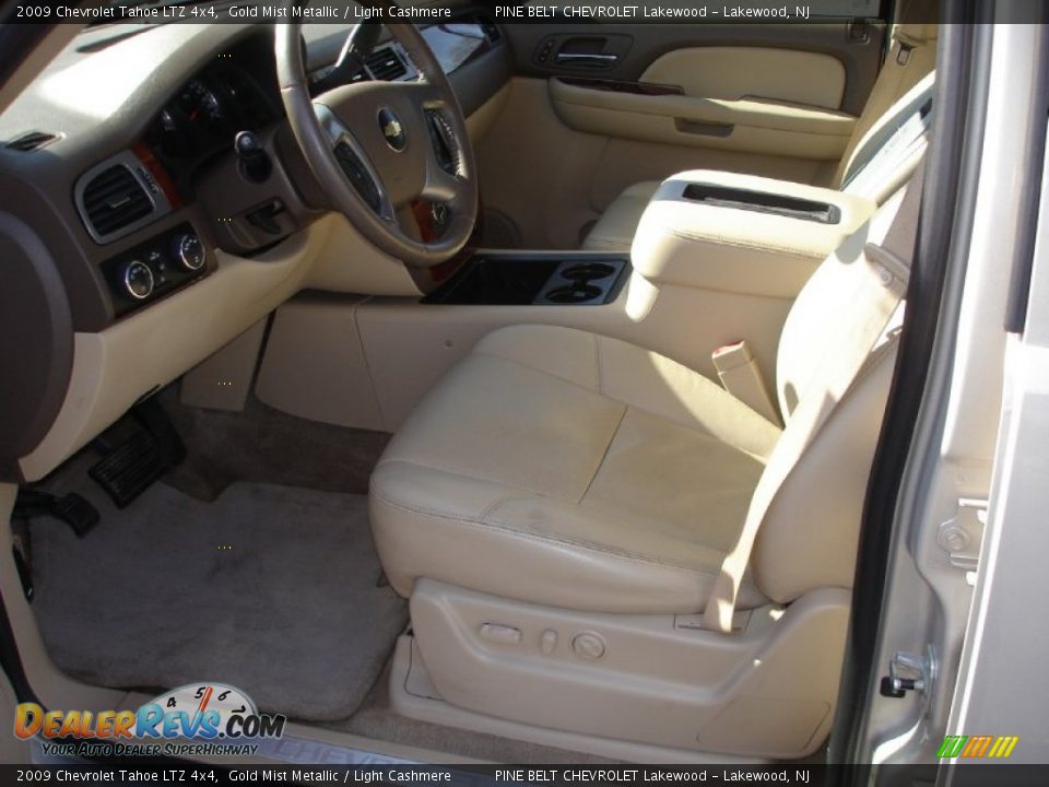 2009 Chevrolet Tahoe LTZ 4x4 Gold Mist Metallic / Light Cashmere Photo #10