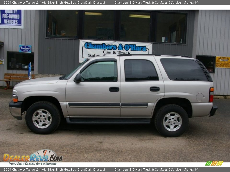 2004 Chevrolet Tahoe LS 4x4 Silver Birch Metallic / Gray/Dark Charcoal Photo #2