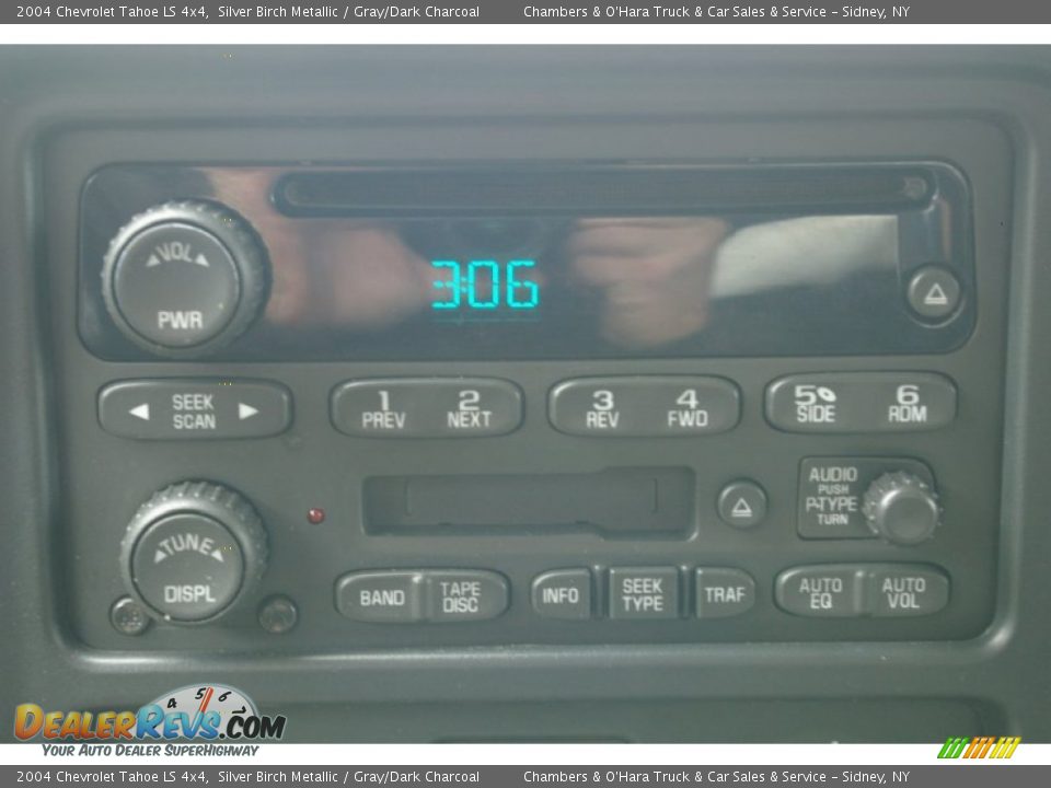 2004 Chevrolet Tahoe LS 4x4 Silver Birch Metallic / Gray/Dark Charcoal Photo #6