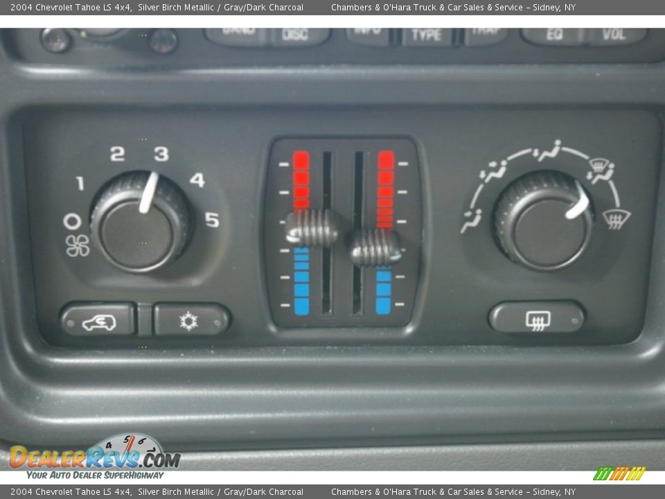 2004 Chevrolet Tahoe LS 4x4 Silver Birch Metallic / Gray/Dark Charcoal Photo #7