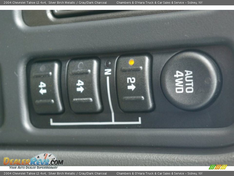 2004 Chevrolet Tahoe LS 4x4 Silver Birch Metallic / Gray/Dark Charcoal Photo #12
