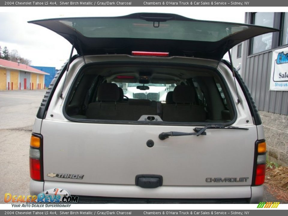 2004 Chevrolet Tahoe LS 4x4 Silver Birch Metallic / Gray/Dark Charcoal Photo #17