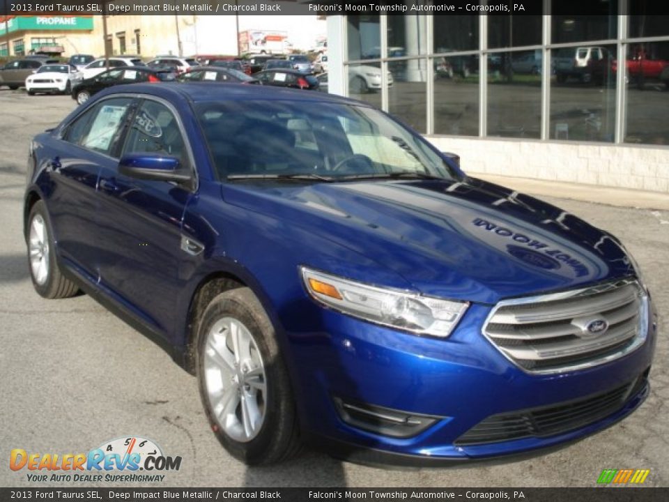 Front 3/4 View of 2013 Ford Taurus SEL Photo #2