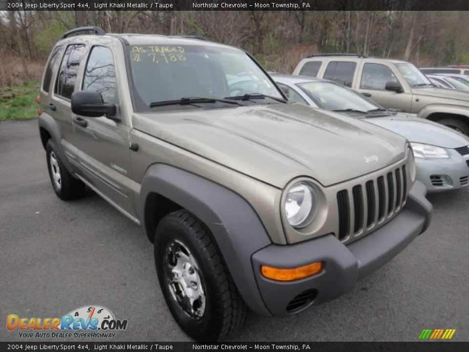 2004 Jeep Liberty Sport 4x4 Light Khaki Metallic / Taupe Photo #1