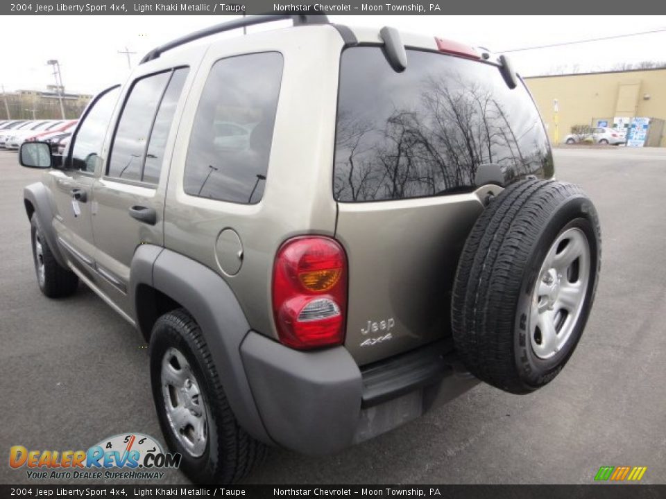 2004 Jeep Liberty Sport 4x4 Light Khaki Metallic / Taupe Photo #4